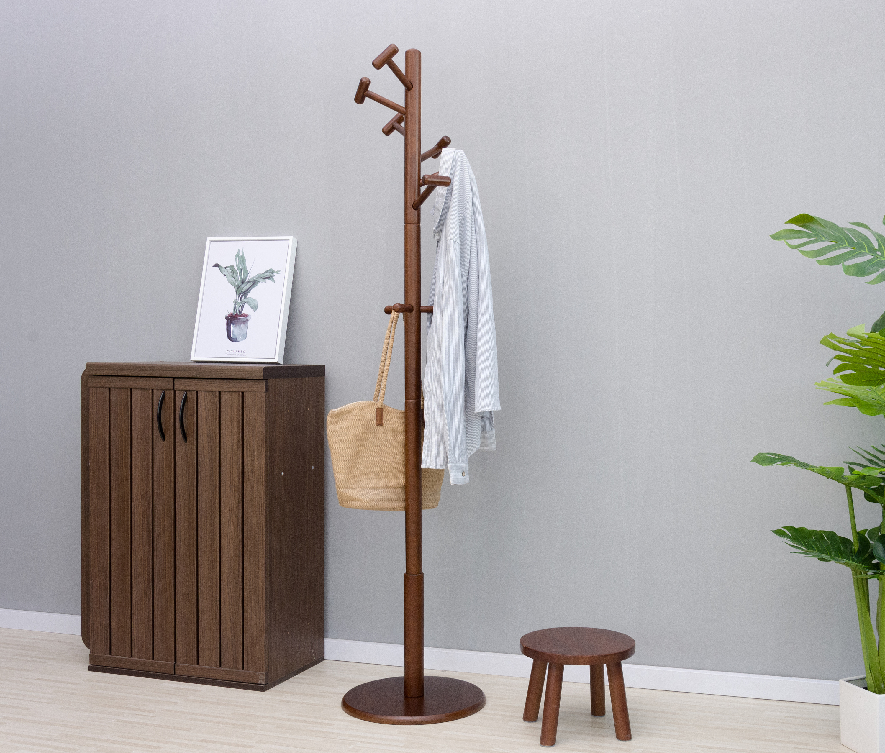 Welche Garderobe ist praktisch?